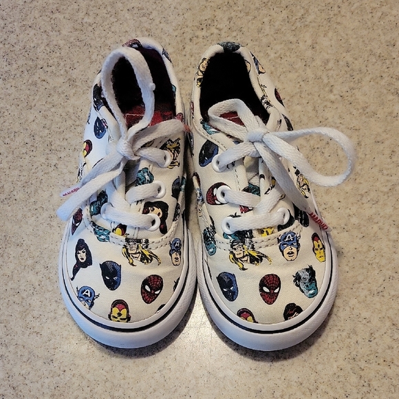 Limited Edition Vans Marvel/Avengers White Sneakers Size 5 - Picture 1 of 6